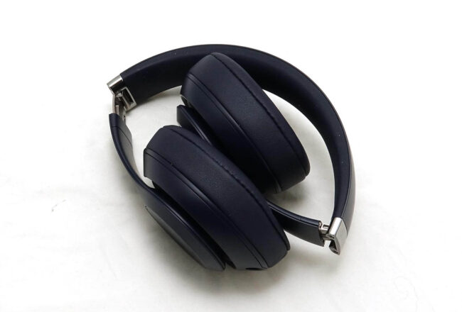 BX-235700 Closed-Back Wireless Headphones - Image 3